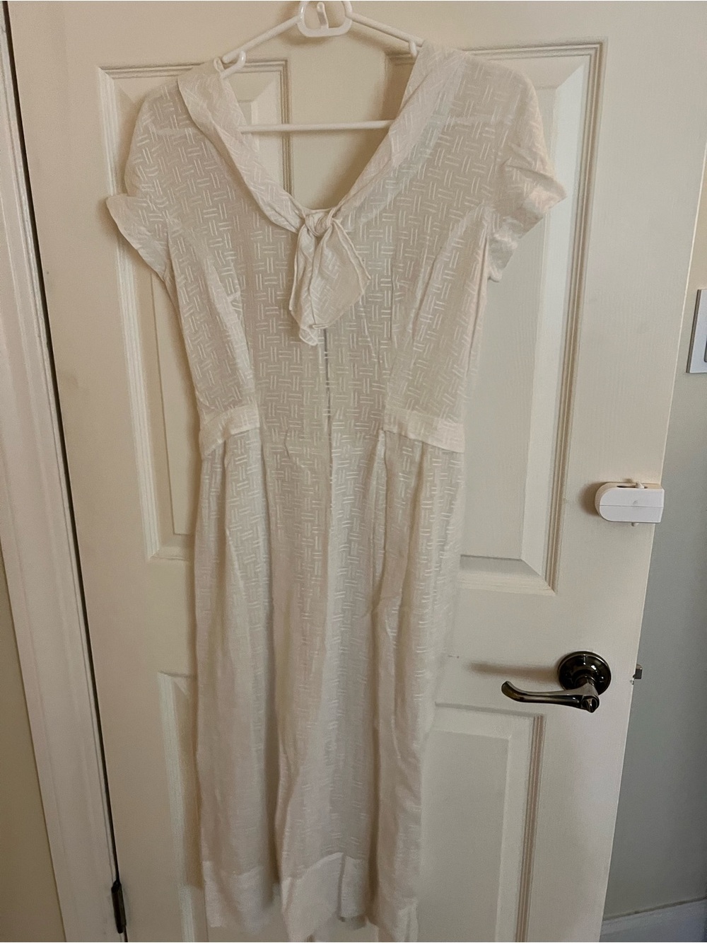 Vintage White Tie-Back Midi Dress with Feminine Collar